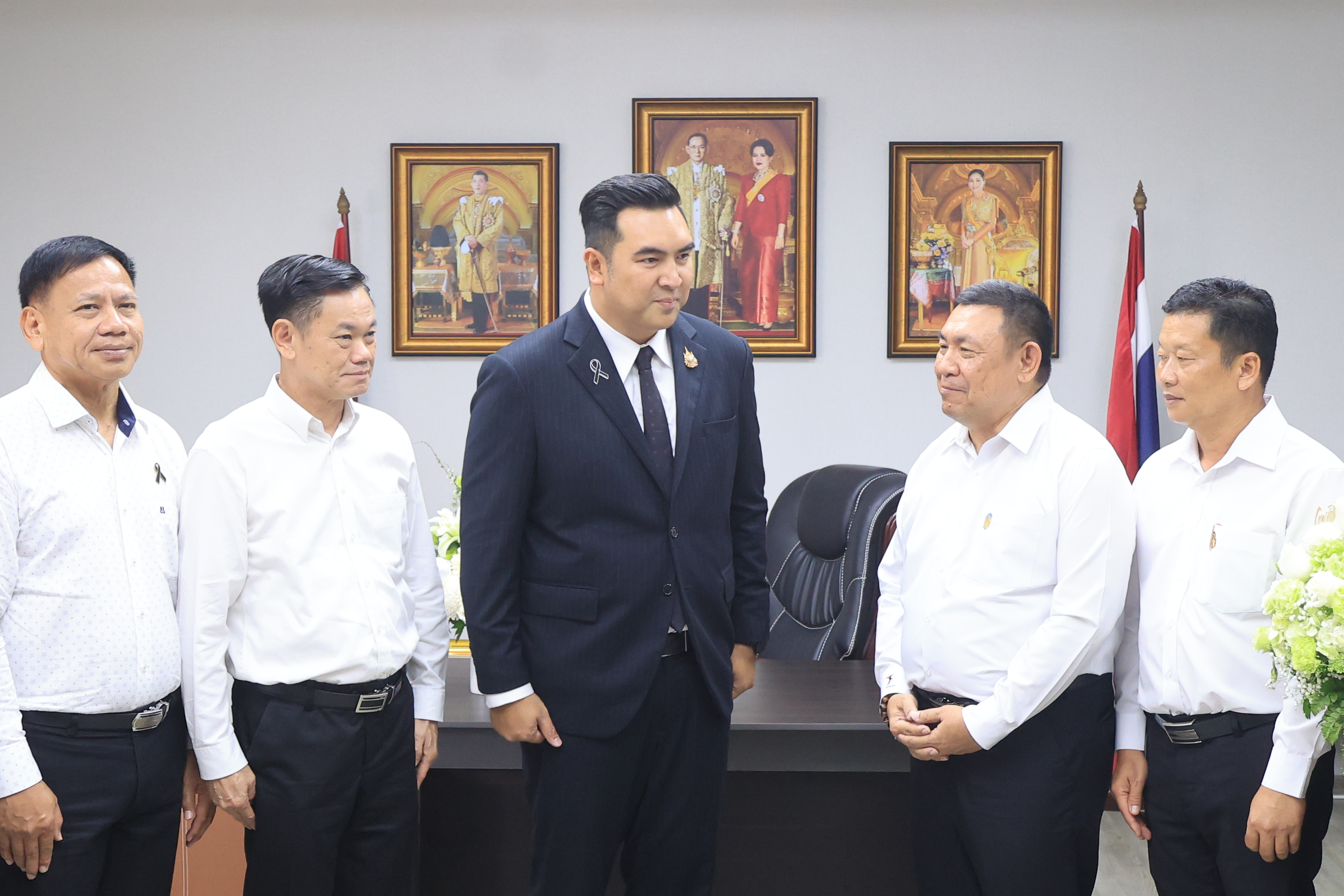 title - คณะผู้บริหาร ส.ป.ก. ร่วมแสดงความยินดีในโอกาสเข้ารับตำแหน่งของรัฐมนตรีว่าการกระทรวงเกษตรและสหกรณ์ และรัฐมนตรีช่วยว่าการกระทรวงเกษตรและสหกรณ์ 